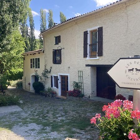 Les Deux Chevaux Chambres D'Hotes Rouvenac 外观 照片