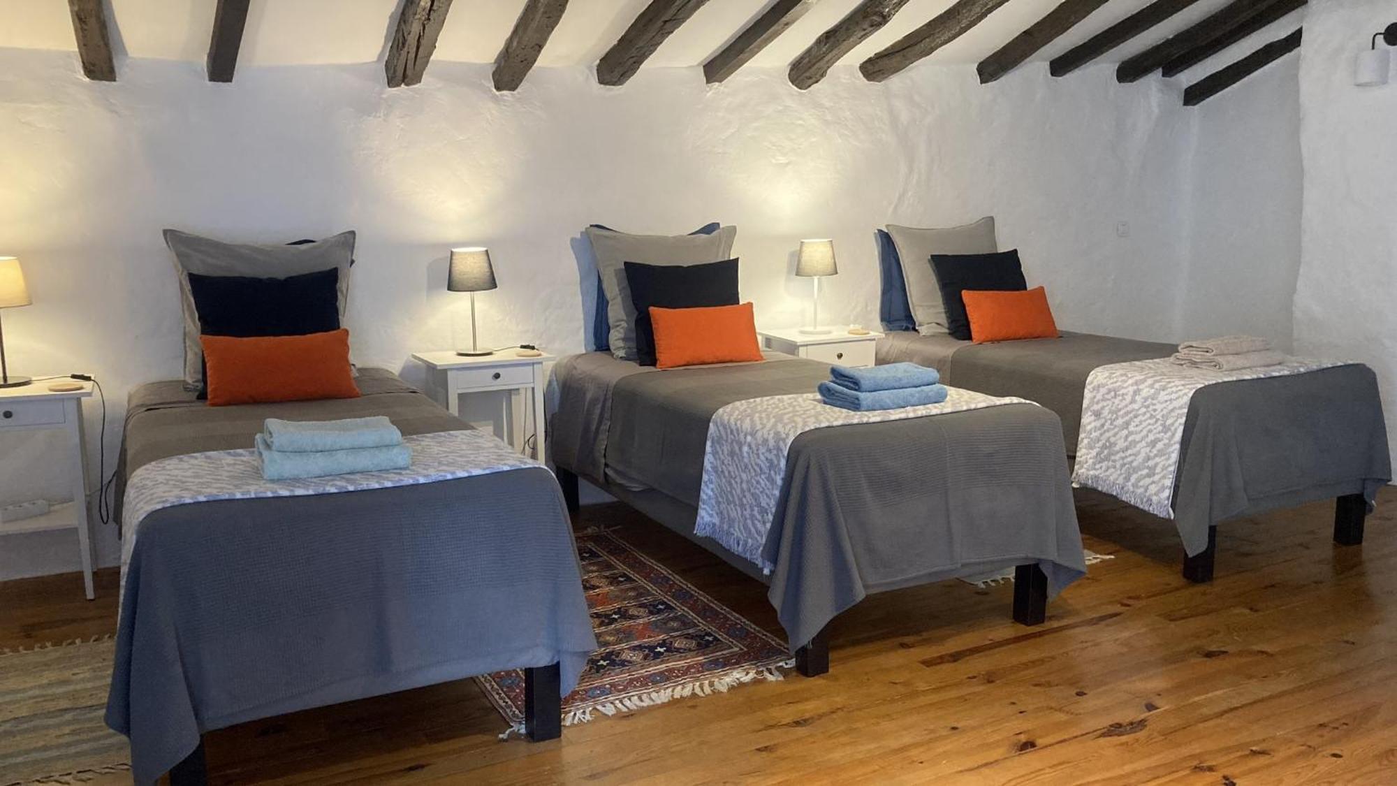 Les Deux Chevaux Chambres D'Hotes Rouvenac 外观 照片