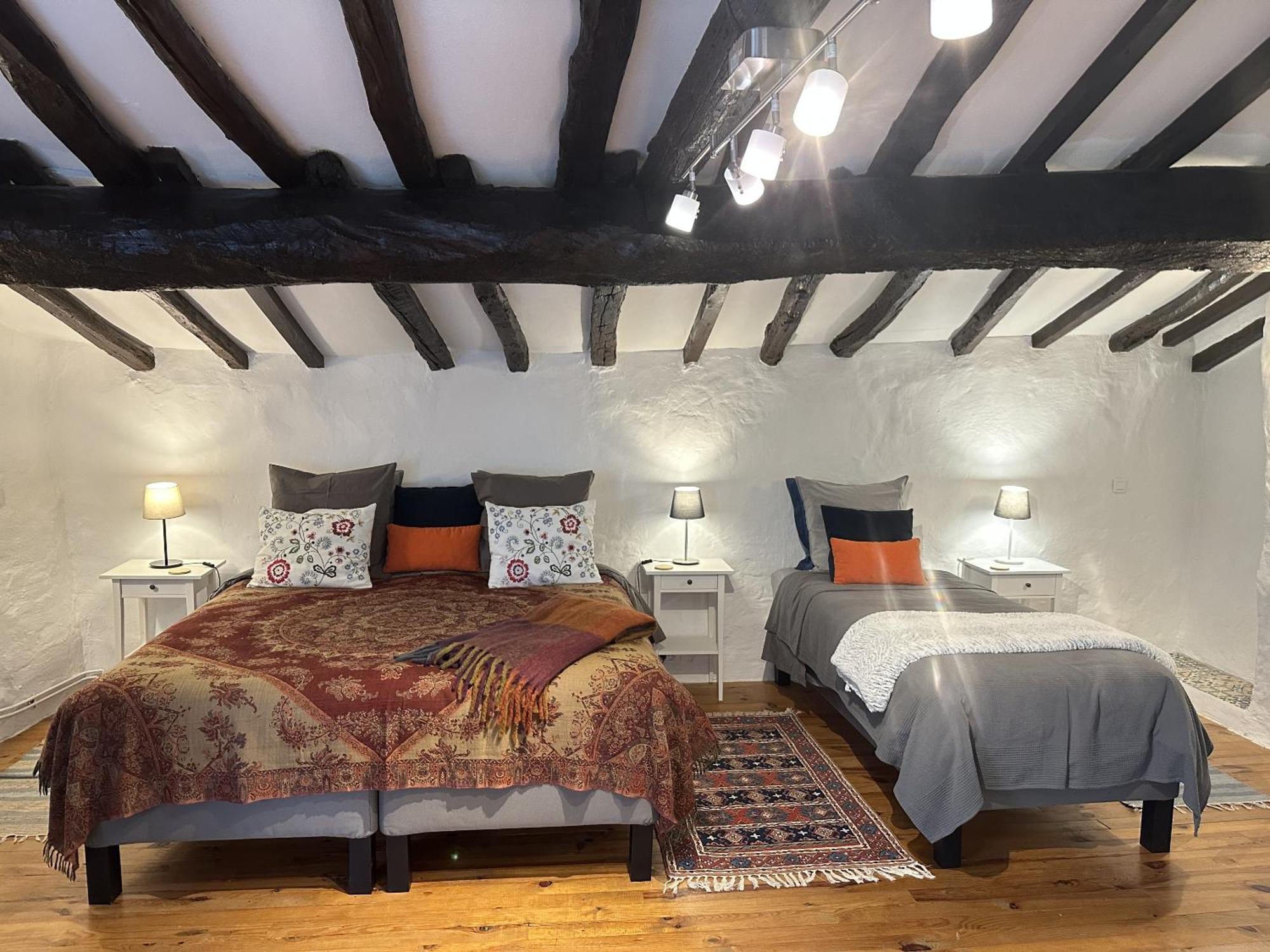 Les Deux Chevaux Chambres D'Hotes Rouvenac 外观 照片